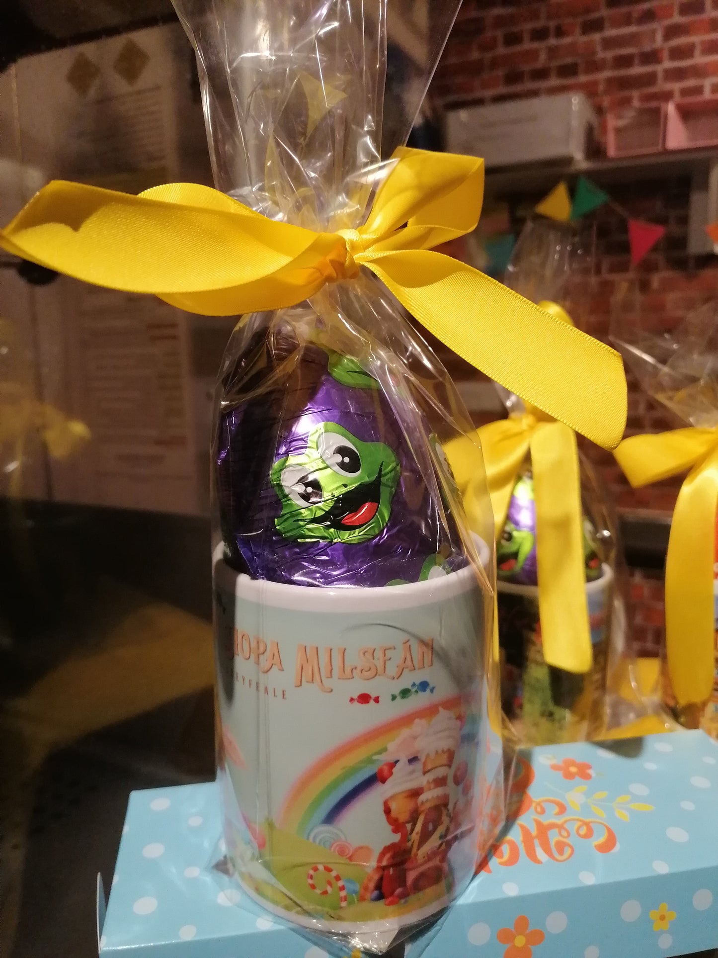 Siopa Milseán Easter Egg Mug